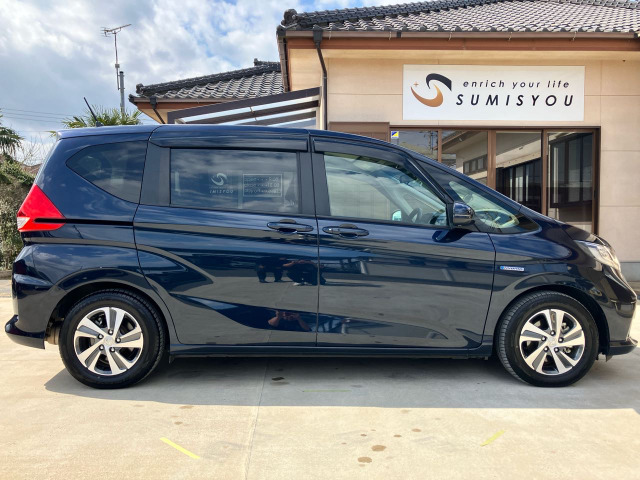 現在内装クリーニング中です☆彡 近日内装写真掲載いたします。しばらくお待ちください。