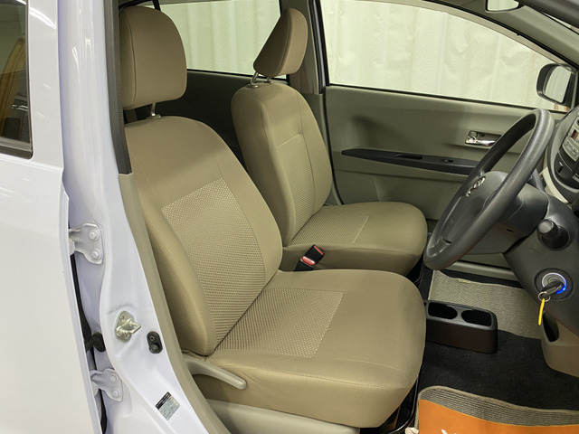 【展示車両について】 低価格を実現するため、微細な傷などは修理せずに展示している場合がございます。できるだけご説明させて頂くようにしておりますが、ご不安な方はスタッフまでお尋ねください。