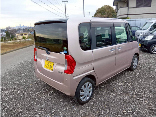 横浜販売ヤードに多数在庫車両が御座います。