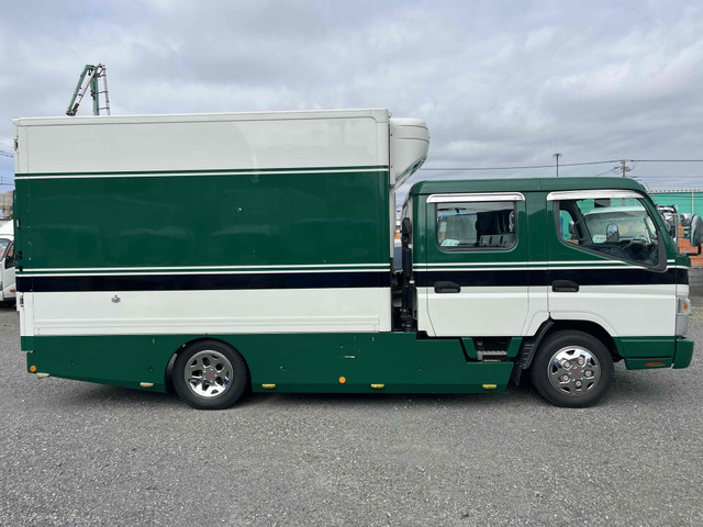 キャンター冷蔵冷凍車