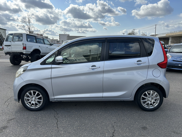 �y�x�����z���i�X�z���Ԃ������������܂��āA���ɗL�������܂��B�݌Ɏԗ��ɂȂ�܂��̂ŁA���񂲓s���̋X�������ɁA���ɗ��ĉ������B���X�\��������ƁA���ē����X���[�Y�ł��B