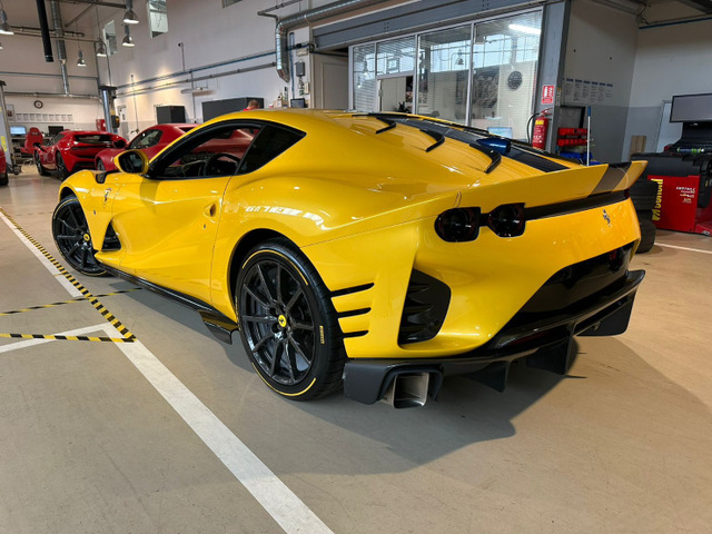 812コンペティツィオーネ6.5 V12 DCT