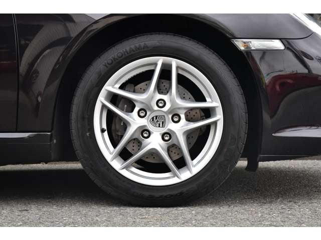 �y���Օi�����܂ށz�S�Ԃ�ΏۂɕK�v�ɉ����āA���Օi�����ꎮ�𑍊z�\�����i�Ɋ܂�ł���܂��B(�o�b�e���[�A�G���W���I�C���A�t�B���^�[�ށA���C�p�[�S���A�G�A�R���t�B���^�[�A�h���C�u�x���g�A�u���[�L�p�b�g)