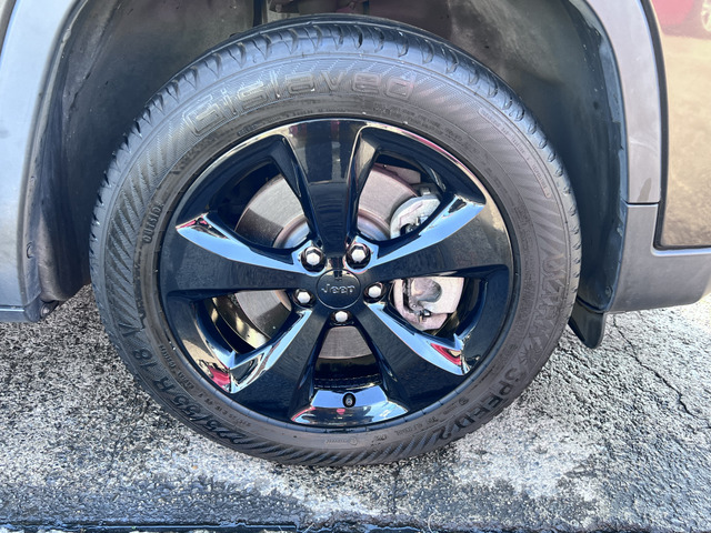 �����ɂ́A����18�C���`�u���b�N�A���~�z�C�[���𑕒�!