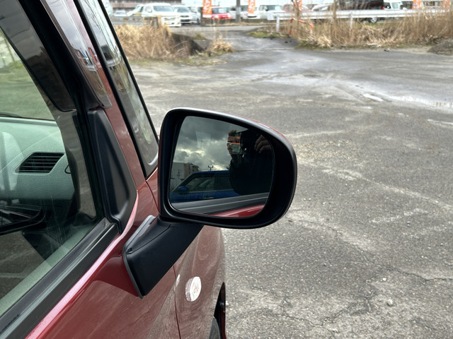 �y�x�����z���i�X�z���Ԃ������������܂��āA���ɗL�������܂��B�݌Ɏԗ��ɂȂ�܂��̂ŁA���񂲓s���̋X�������ɁA���ɗ��ĉ������B���X�\��������ƁA���ē����X���[�Y�ł��B