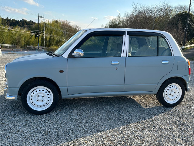 ミラジーノベース