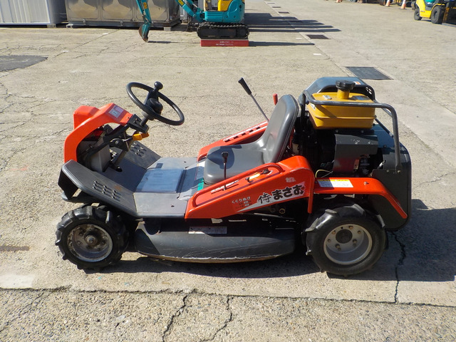 筑水キャニコム乗用草刈機