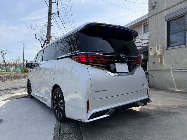 アルファードハイブリッド 2.5 エグゼクティブ ラウンジ E-Four 4WD