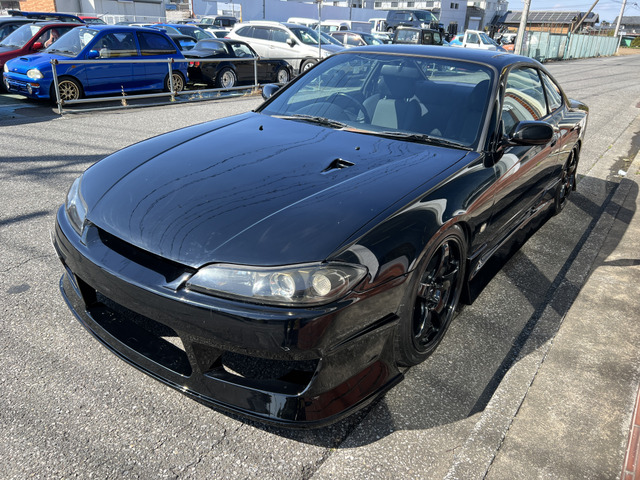 �����{�f�B�[�ɍ����z�C�[���̑g�ݍ��킹���ӊO�ƃ}�b�`�B�������������b�N�X�Ɏd�グ�܂���