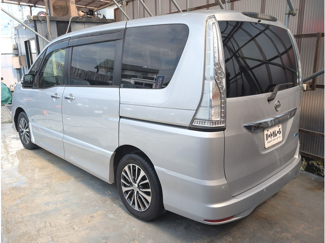 セレナ2.0 ハイウェイスター Vセレクション+Safety II S-HYBRID