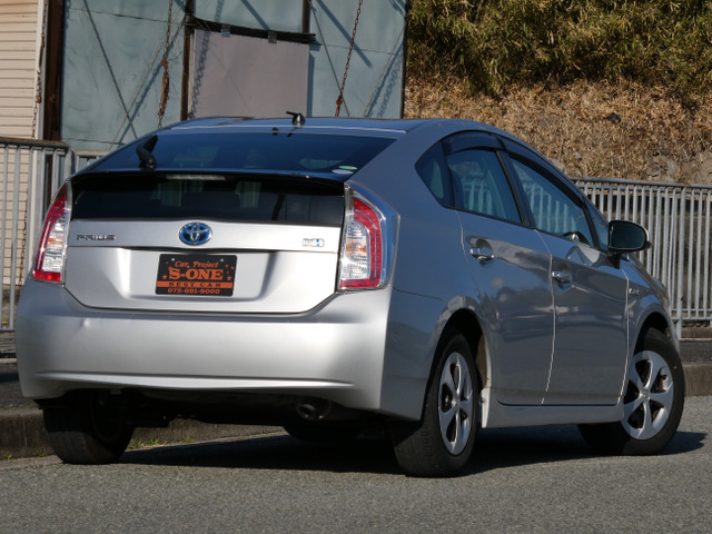 プリウス1.8 S