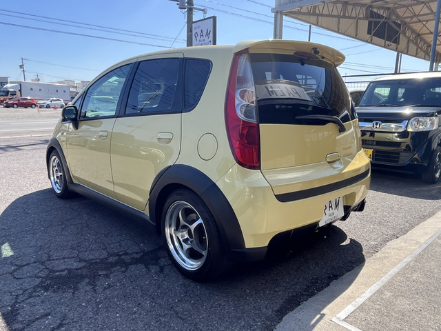 リア左から左サイドにかけての一枚です。