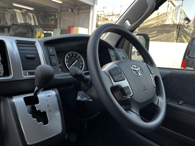 デジタルインナーミラー/プッシュスタート/パワースライドドアスイッチ/プリクラッシュセーフティの各種スイッチからステアリングスイッチまで1つに集約