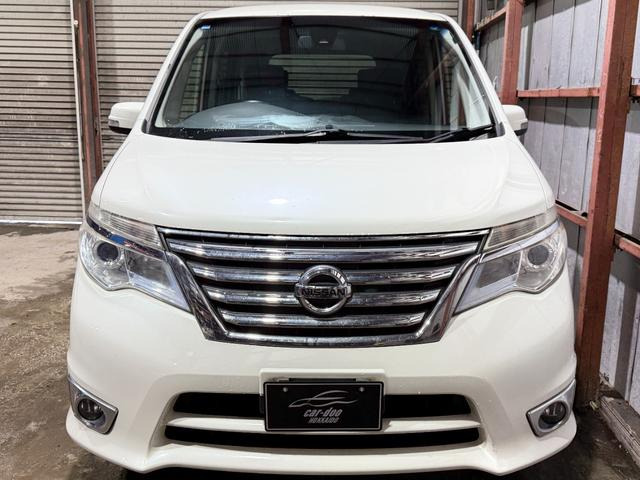 セレナ2.0 ハイウェイスター Vセレクション+Safety 4WD