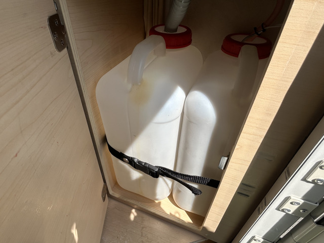 ���r���͎����^�ѕ֗��ȃ|���^���N!