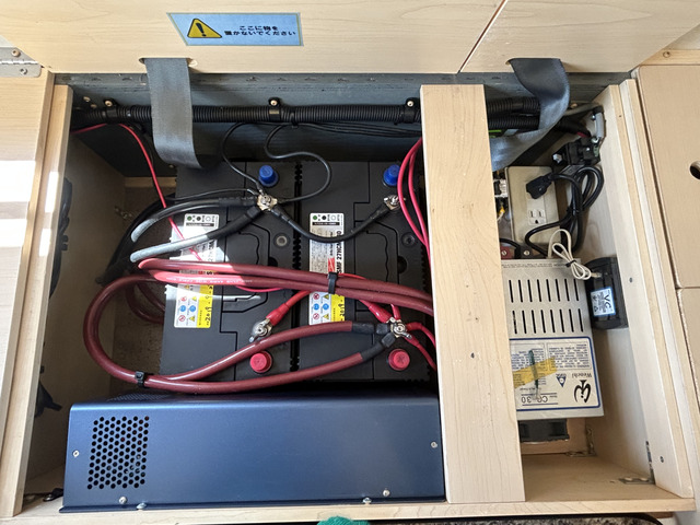 2000W�C���o�[�^�[ �c�C���T�u�o�b�e���[ ���`�E���C�I���o�b�e���[�������C����������!