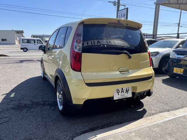 リア左斜めからの一枚です。