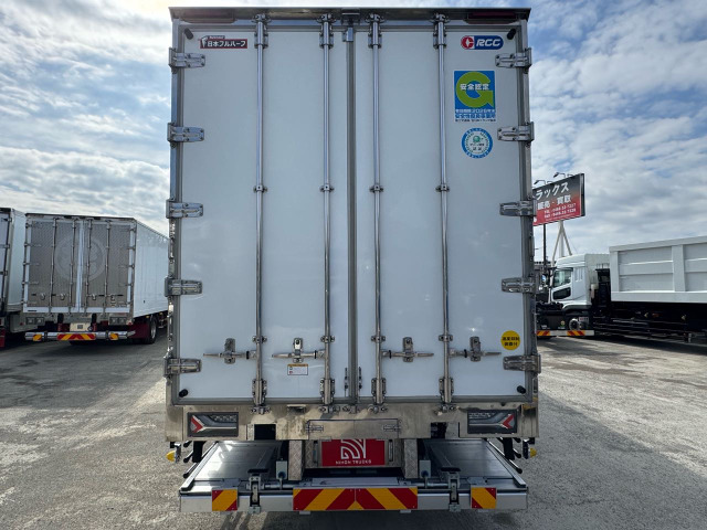 プロフィア冷凍冷蔵車