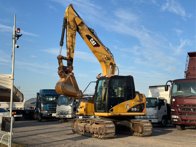 CAT油圧ショベル