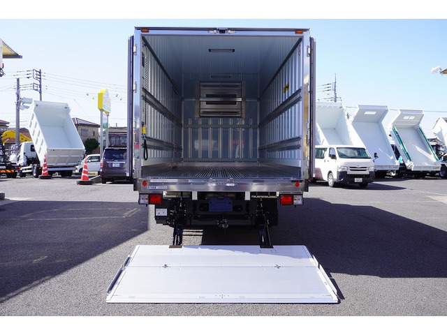 �V�Ԓ����������Ă���܂��B���g�p�̎ԂȂǂ����Ŕ[���������g���b�N����������u���Ă���܂��̂ł������������B