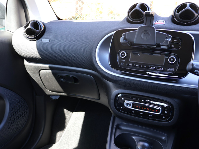 �����I�[�f�B�I�V�X�e��[AM&FM���W�I/USB/AUX/Bluetooth�ڑ��Ή�]�≹���^�C�vETC�ԍڊ�A�X�}�[�g�t�H���N���[�h���ȂǃI�v�V�����������܂ߏ[���̑������e�ƂȂ��Ă���܂�!!