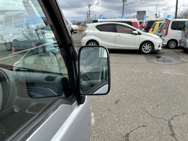 �y�x�����z���i�X�z���Ԃ������������܂��āA���ɗL�������܂��B�݌Ɏԗ��ɂȂ�܂��̂ŁA���񂲓s���̋X�������ɁA���ɗ��ĉ������B���X�\��������ƁA���ē����X���[�Y�ł��B