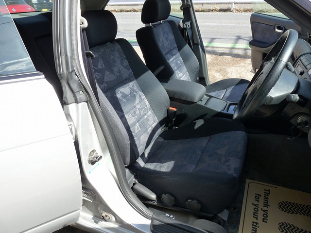 �����͏㎿�ȏ�ԂɂȂ�܂��B�O�I�[�i�[�l�̎�舵�����悢�ԗ��̗l�Ɍ��󂯂��܂��B���Ђ�������������