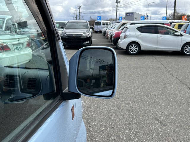 �y�x�����z���i�X�z���Ԃ������������܂��āA���ɗL�������܂��B�݌Ɏԗ��ɂȂ�܂��̂ŁA���񂲓s���̋X�������ɁA���ɗ��ĉ������B���X�\��������ƁA���ē����X���[�Y�ł��B