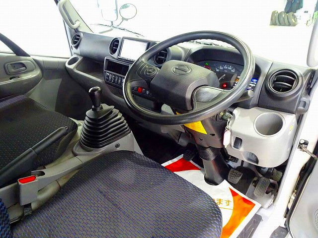 デュトロ4.0 セミロング 全低床 ハイルーフ ディーゼル 4WD