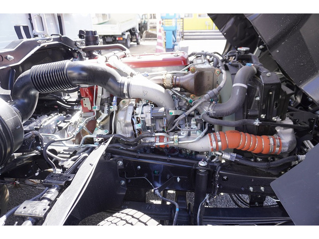 �L�x�ȃg���b�N�A���p�ԁA�n�C�G�[�X�Ȃǎ�舵���Ă���܂��B��xHP�������������Bhttp://www.vantruck.co.jp/