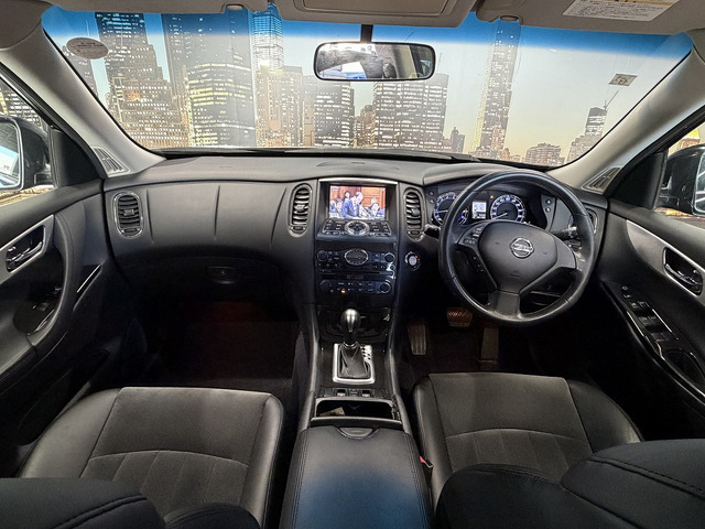 スカイラインクロスオーバー3.7 370GT FOUR 4WD