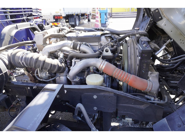 �L�x�ȃg���b�N�A���p�ԁA�n�C�G�[�X�Ȃǎ�舵���Ă���܂��B��xHP�������������Bhttp://www.vantruck.co.jp/