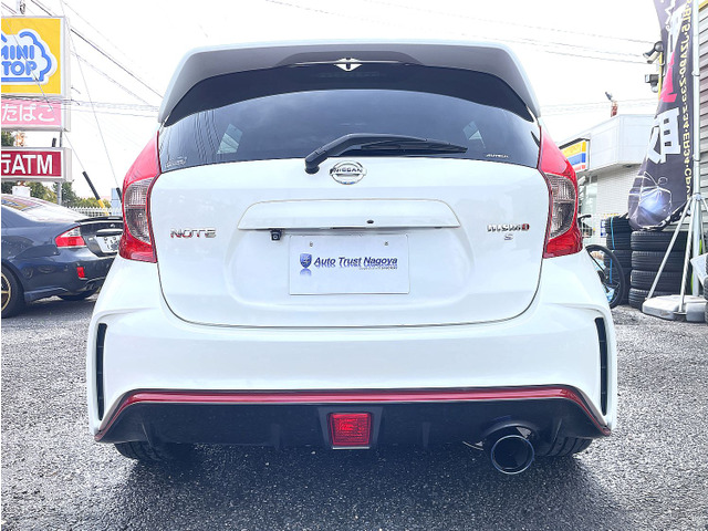 ���R���p�N�g�J�[�Ƃ͎v���Ȃ��A���͂̃t���G�A����