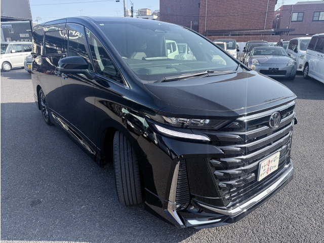 3ヶ月・3000kmの無料保証付きです。エンジン、ミッション等の修理の際に金額が大きくなりがちな箇所も無料修理で安心です。最大3年までの有料保証も取り扱っております。