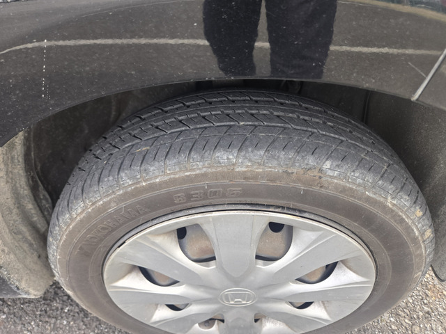 タイヤの溝もございます。(支払総額19.8万円・圏内に限り・車検2年含まれています・タイミングチェーンですのでベルト交換必要ございません)