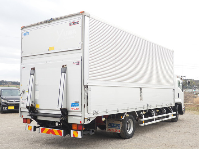 フォワードウィング