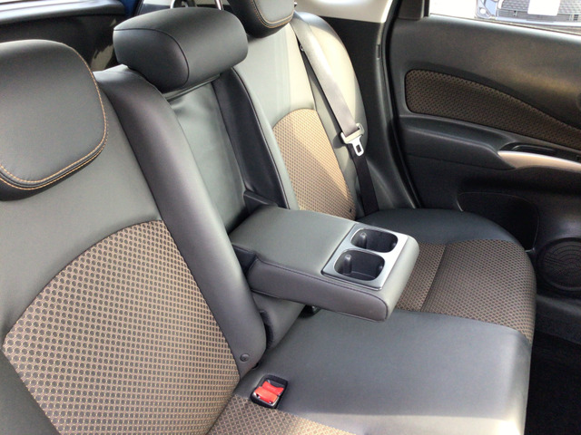 �^�񒆂ɂ̓h�����N�z���_�[�����Ă܂���