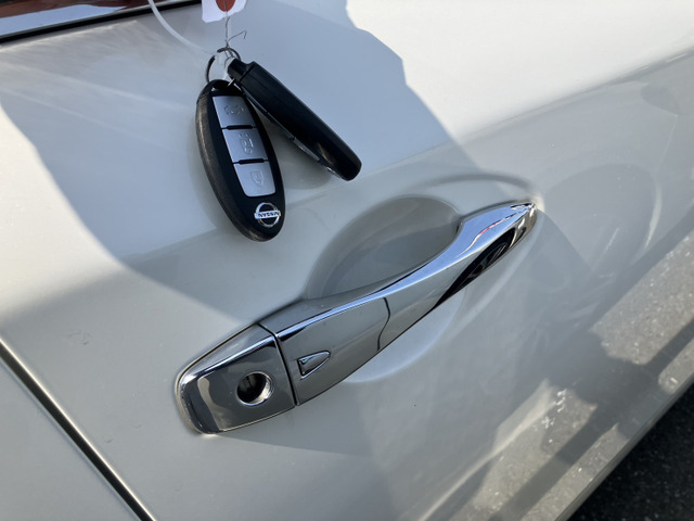 �^�b�`��Ń��b�N����OK! �I�v�V���������ŃL�[���X�ƘA�����ăh�A�~���[�������J���܂�(�I�[�g���g���~���[)�B