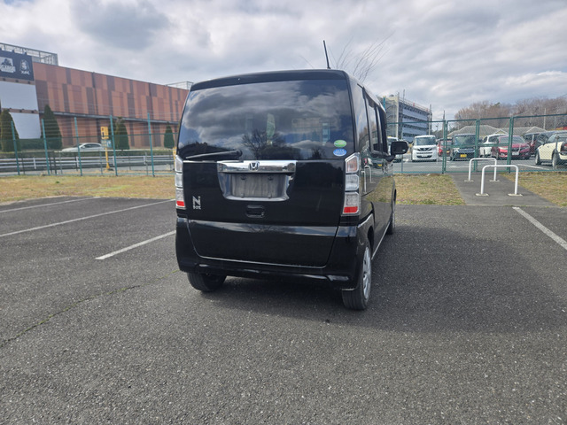 使いやすいハッチバックトランクです。(支払総額19.8万円・圏内に限り・車検2年含まれています・タイミングチェーンですのでベルト交換必要ございません)