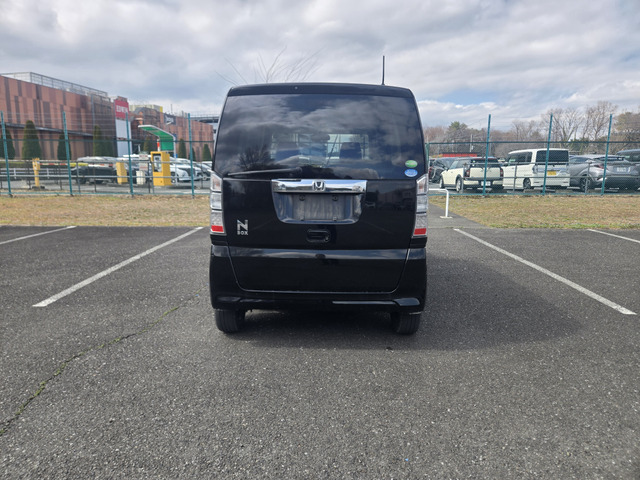 リヤワイパー付きです。(支払総額19.8万円・圏内に限り・車検2年含まれています・タイミングチェーンですのでベルト交換必要ございません)