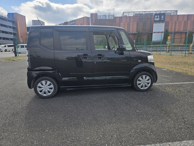 両側スライドドアーです。(支払総額19.8万円・圏内に限り・車検2年含まれています・タイミングチェーンですのでベルト交換必要ございません)