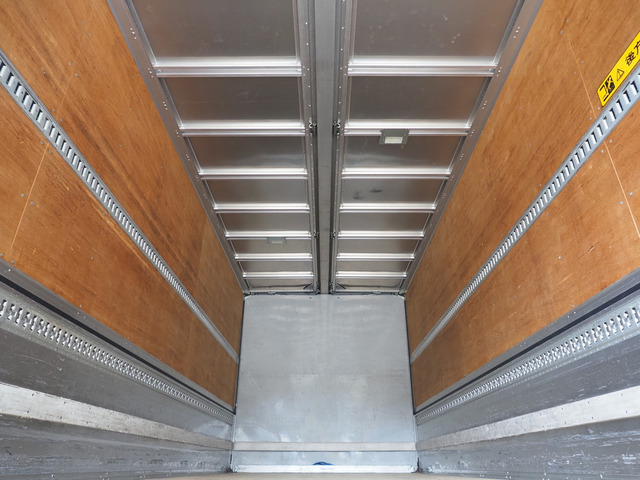 フォワードウィング