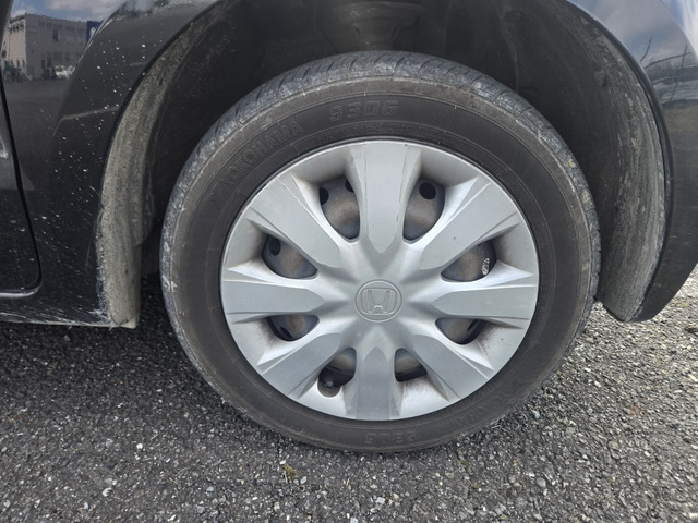 ホイルキャプ付きです。(支払総額19.8万円・圏内に限り・車検2年含まれています・タイミングチェーンですのでベルト交換必要ございません)