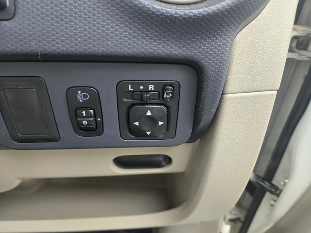 �d���i�[�~���[�X�C�b�`�ł��B(�x�����z18.8���~�E�����Ɍ���E�Ԍ�2�N�܂܂�Ă��܂��E���s65000�L��)