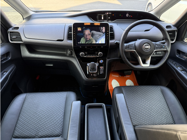 セレナ1.2 e-POWER ハイウェイスターV