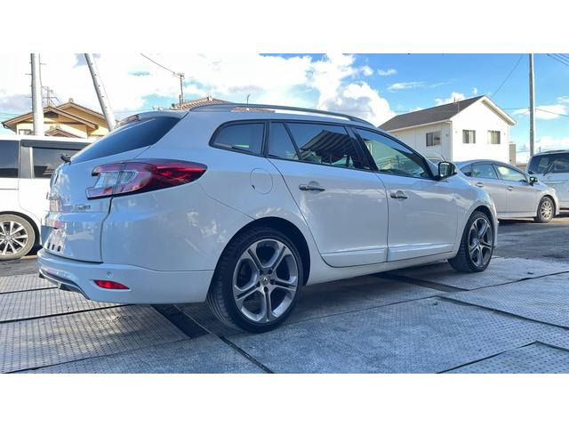 メガーヌエステート