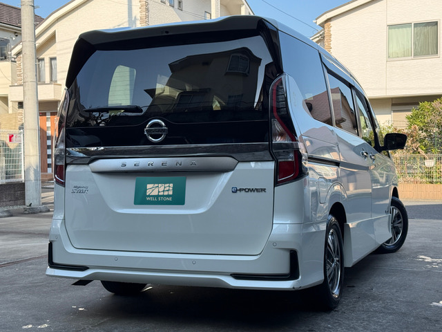 セレナ1.2 e-POWER ハイウェイスターV