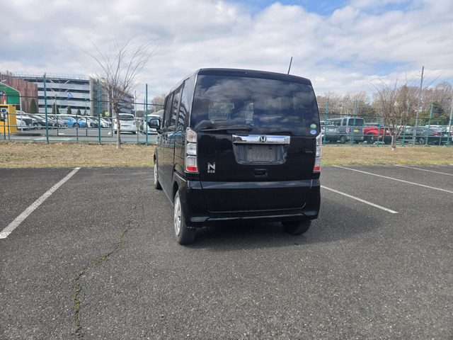 使いやすいハッチバックトランクです。(支払総額19.8万円・圏内に限り・車検2年含まれています・タイミングチェーンですのでベルト交換必要ございません)