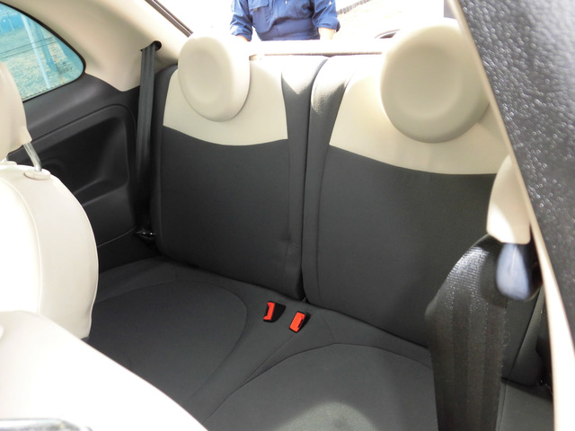 �����ォ�烌�U�[�ɂȂ��Ă���܂��B