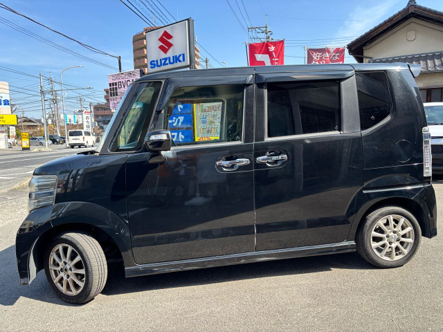 �����Ԃł��z���̍ہ������X�̍ۂ́A���Ј�x���d�b�̏�A�����X��������!���Ԃł��z���̍ۂ́A��ʂ葤������܂��悤�X�ܑO�̃X�y�[�X���󂯂Ă����܂��B�X���[�Y�ȑΉ��̂��߁A�����͂��������܂��ƍK���ł�!